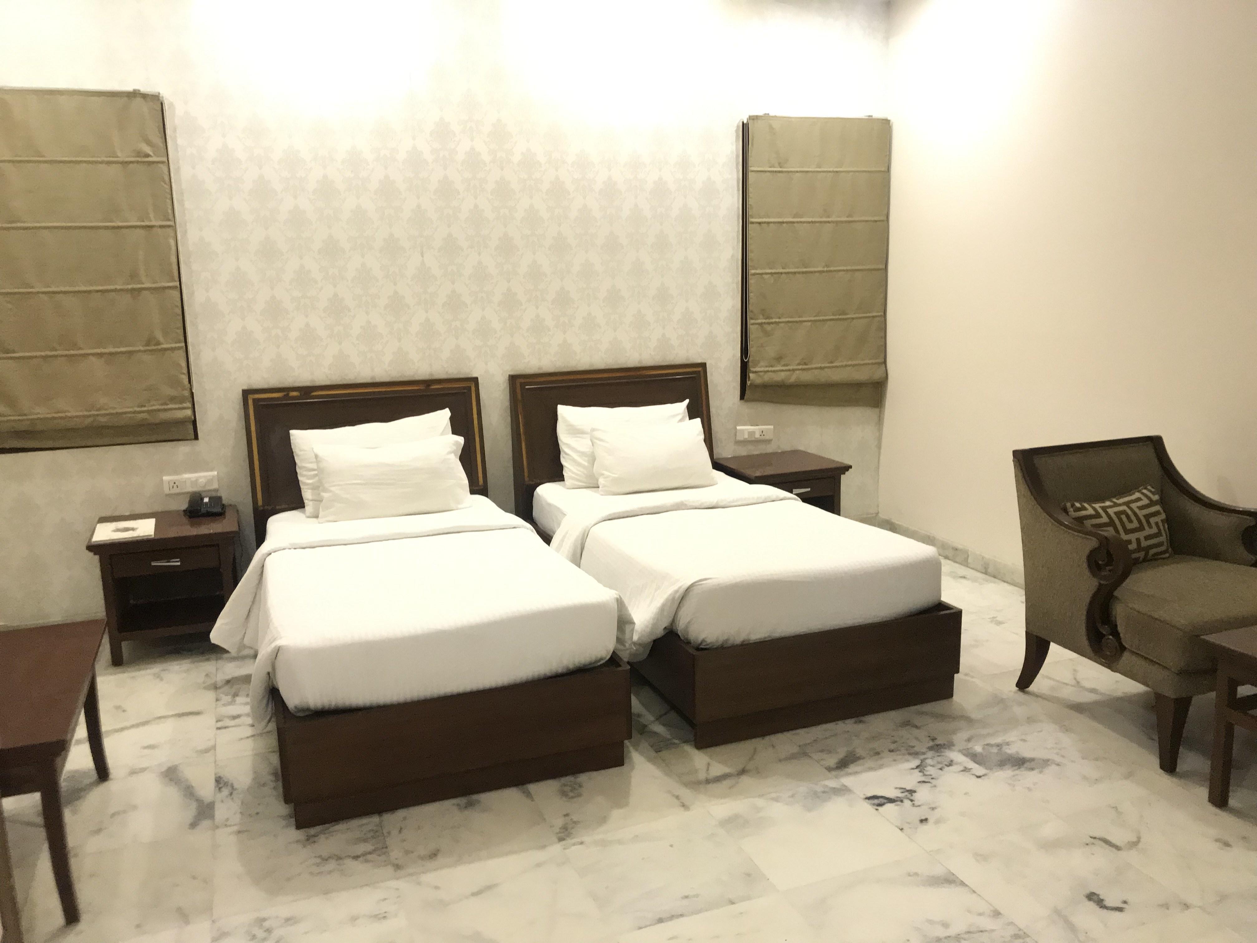 Hotel Leela Grande Karnal Luaran gambar