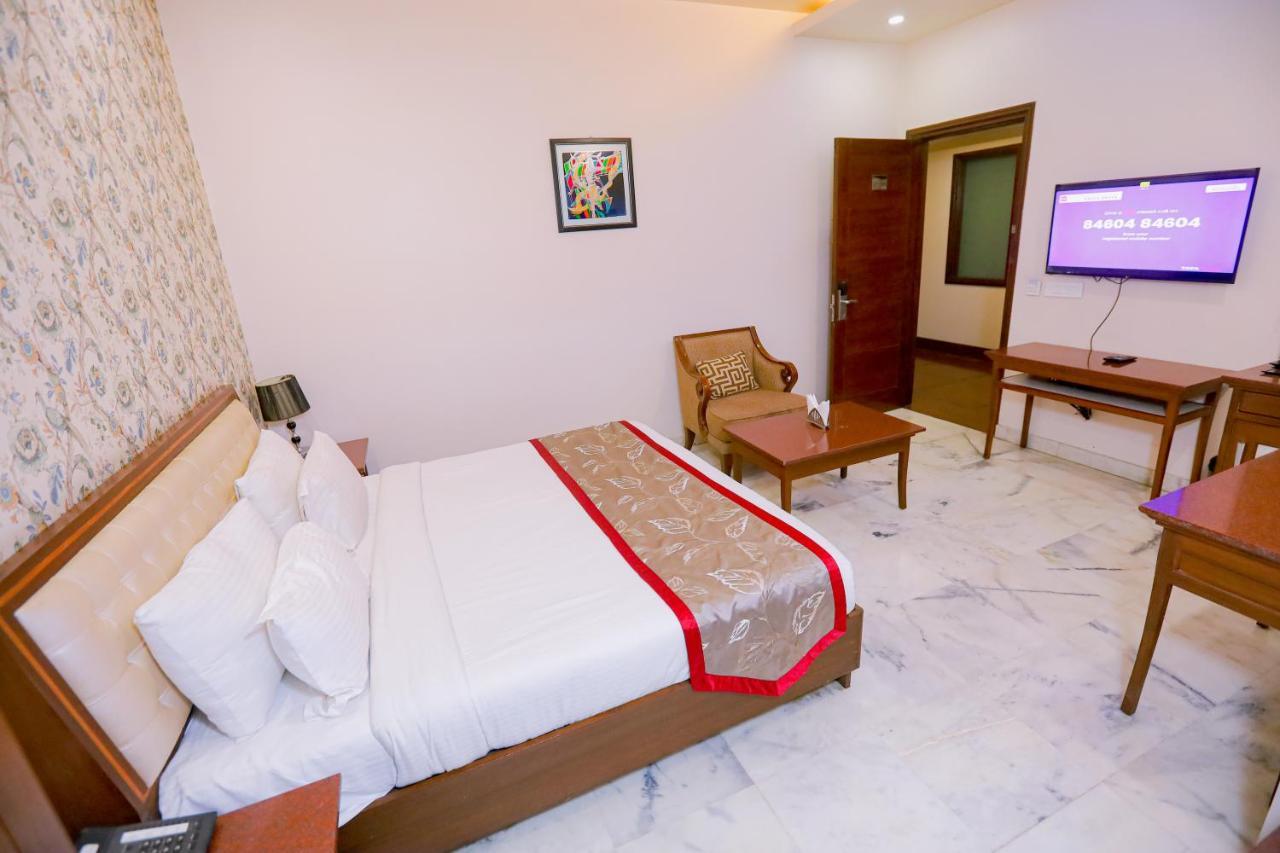 Hotel Leela Grande Karnal Luaran gambar