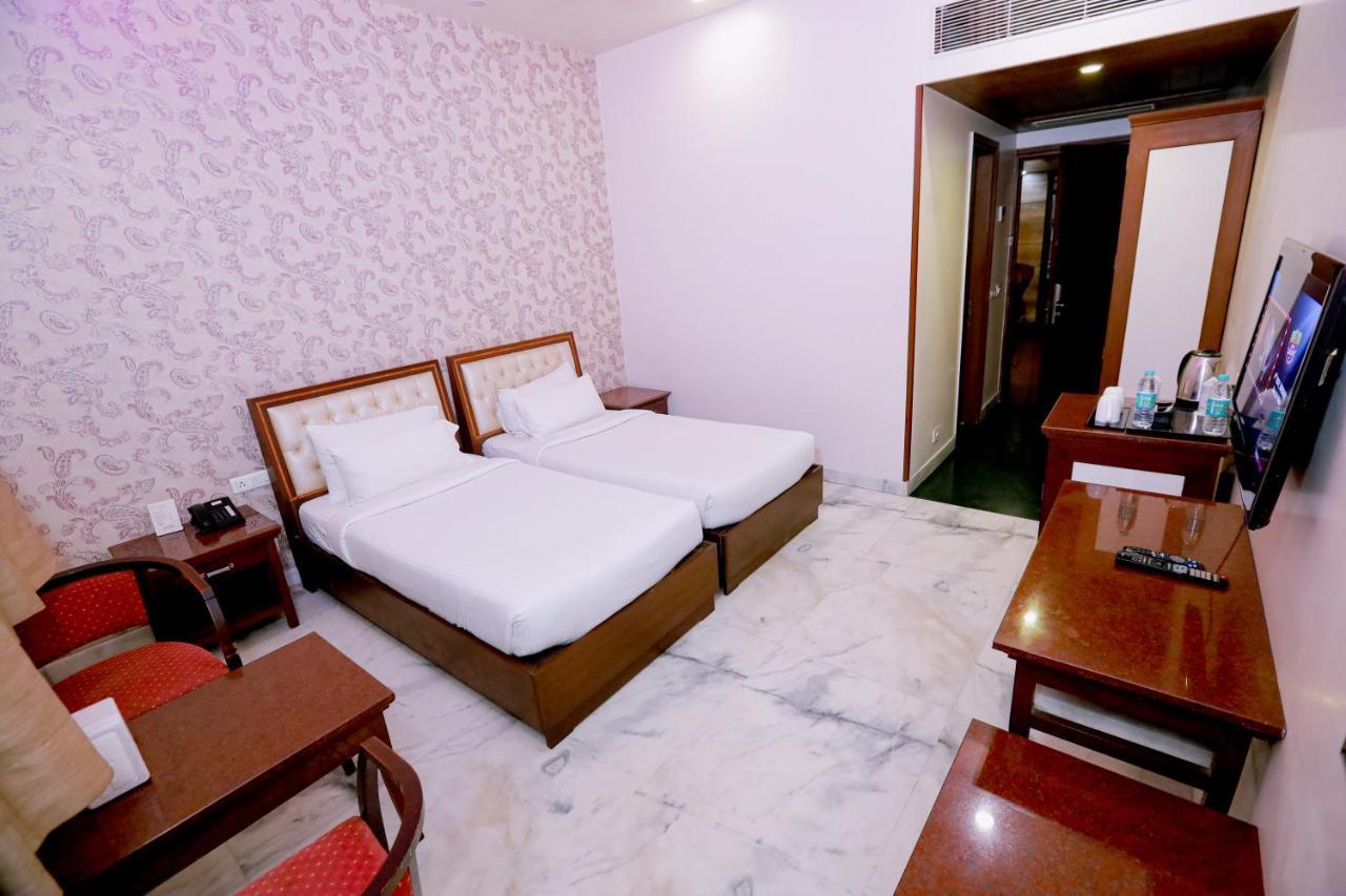 Hotel Leela Grande Karnal Luaran gambar