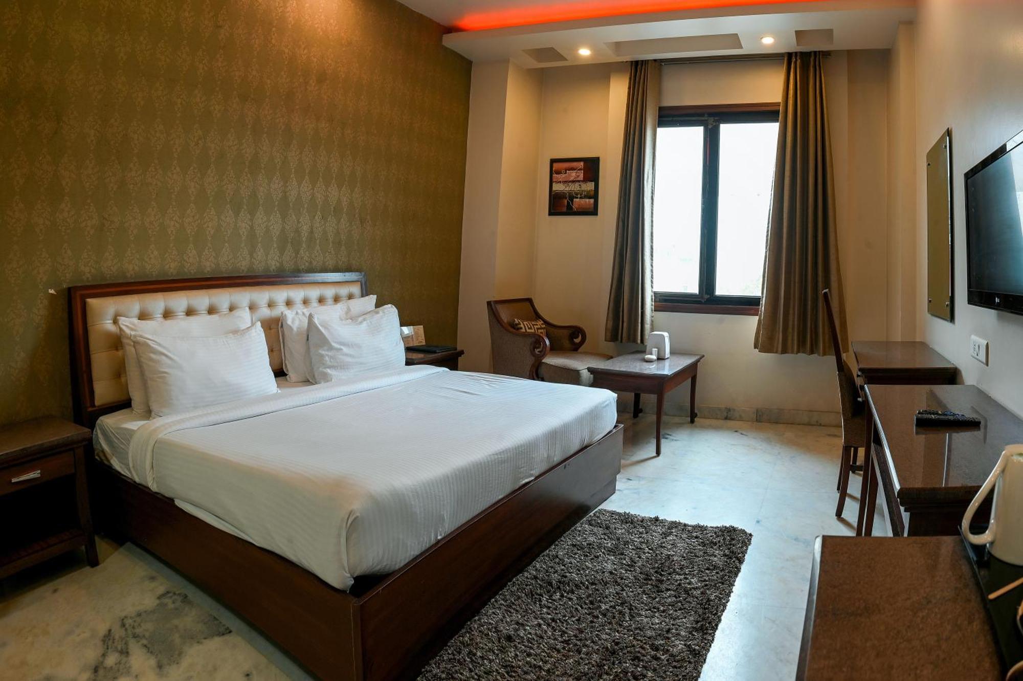 Hotel Leela Grande Karnal Luaran gambar