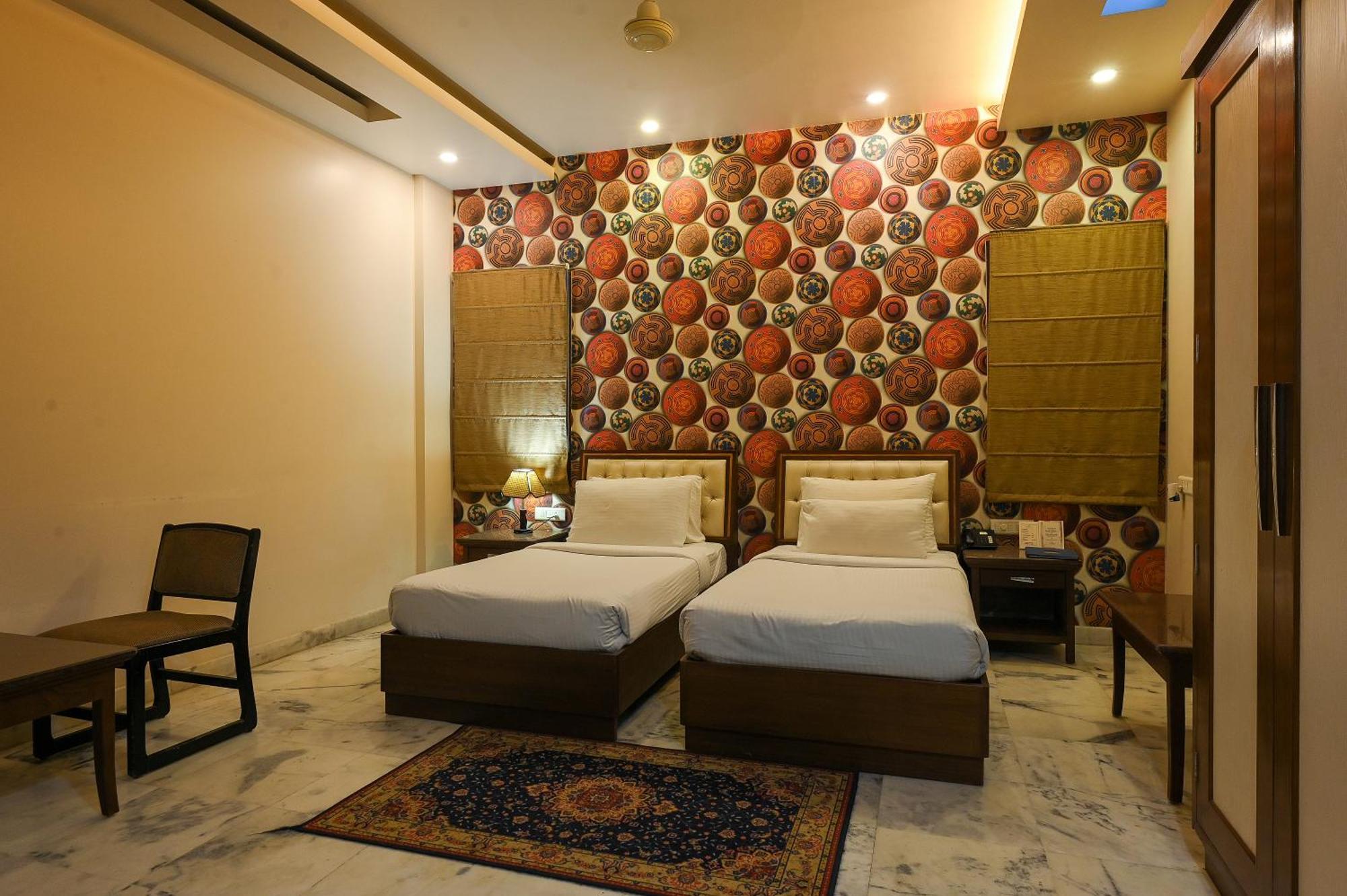 Hotel Leela Grande Karnal Luaran gambar