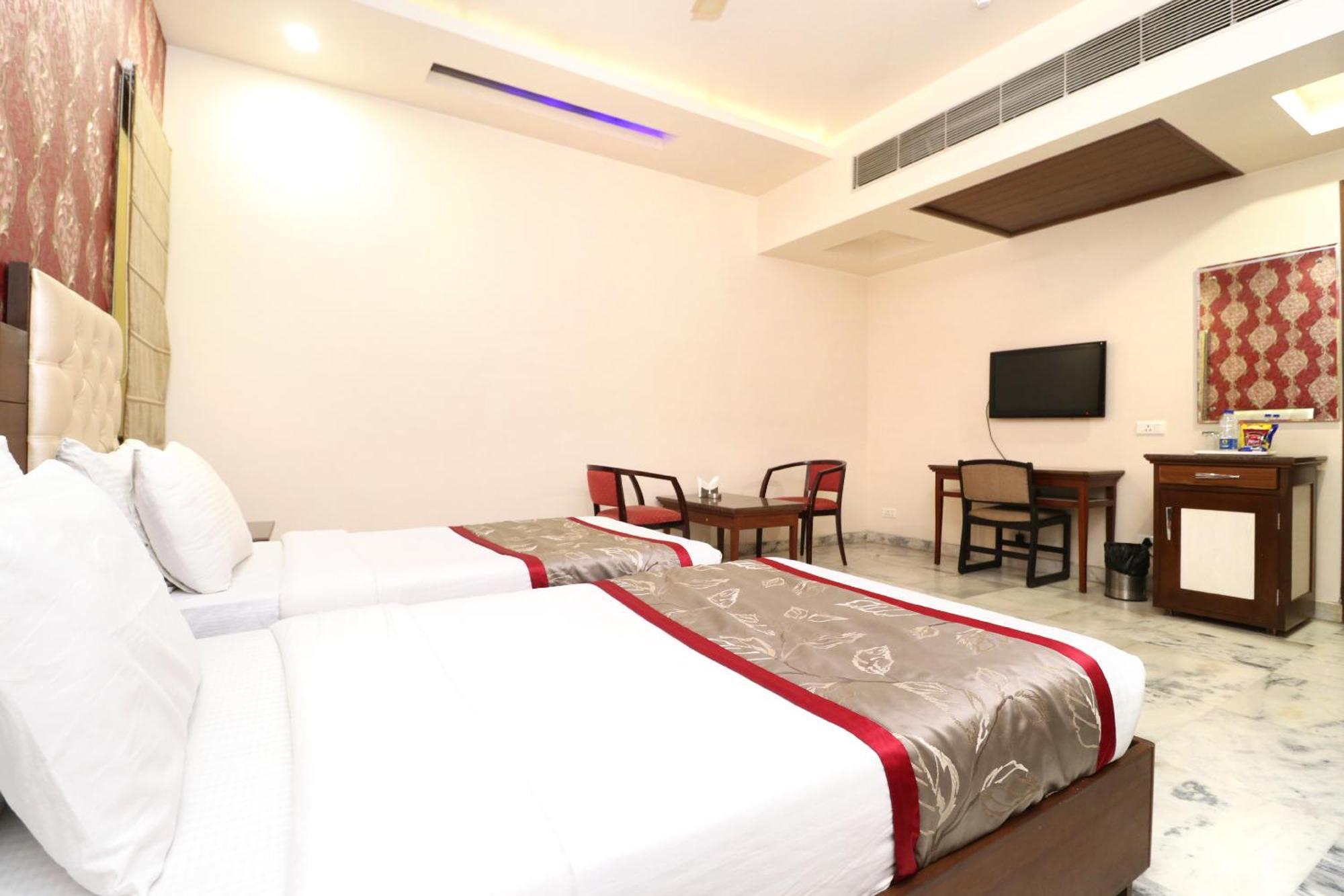 Hotel Leela Grande Karnal Luaran gambar