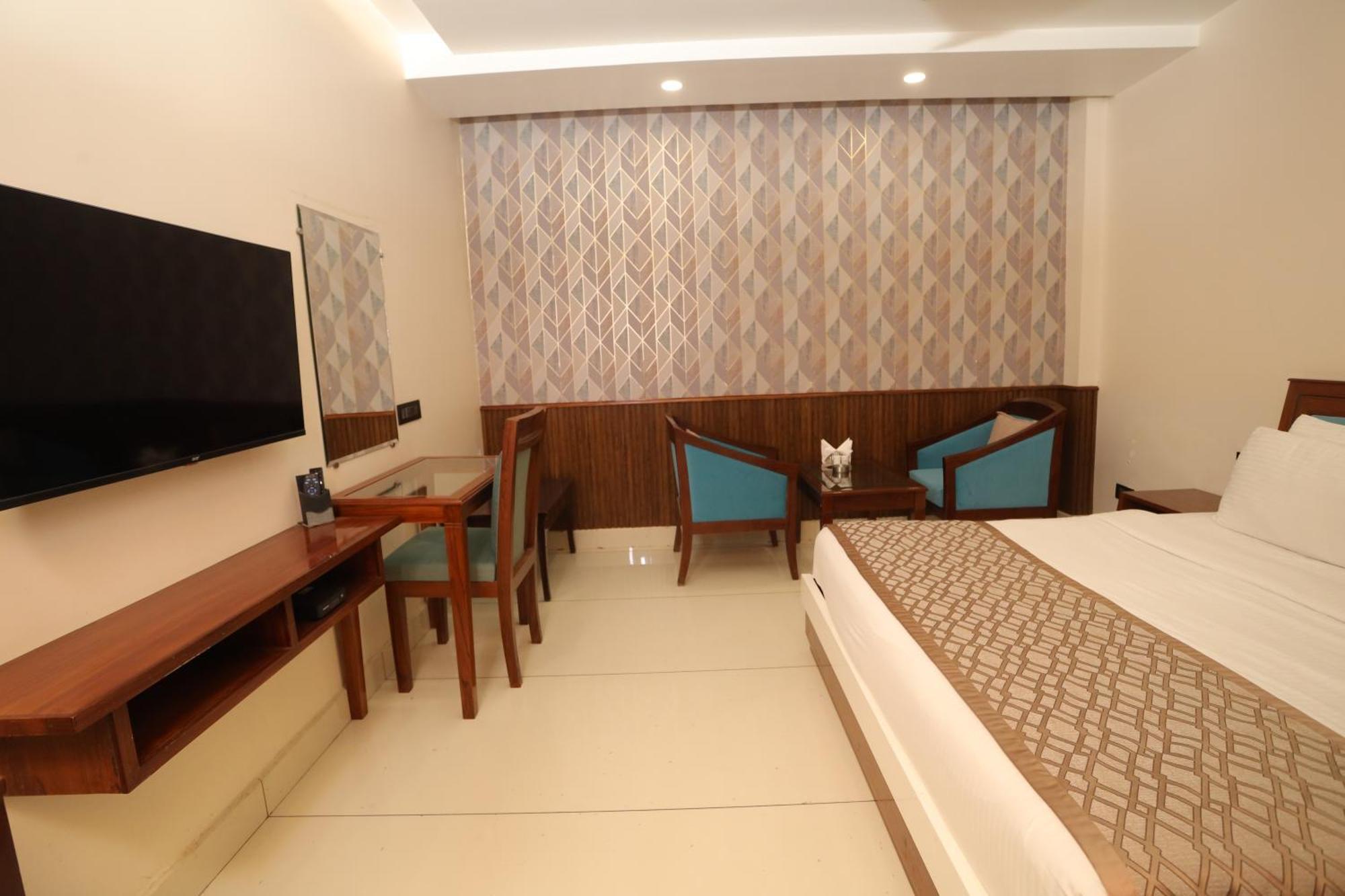 Hotel Leela Grande Karnal Luaran gambar